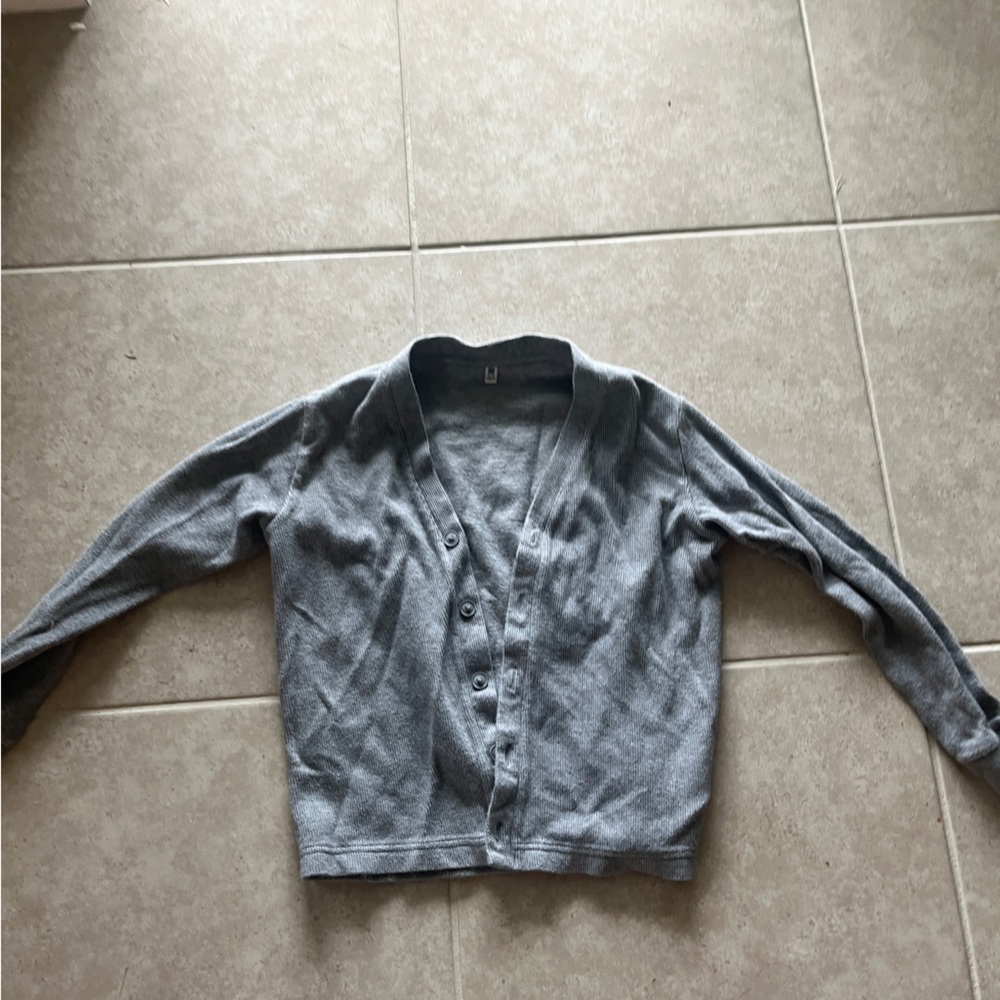 UNIQLO grey cardigan